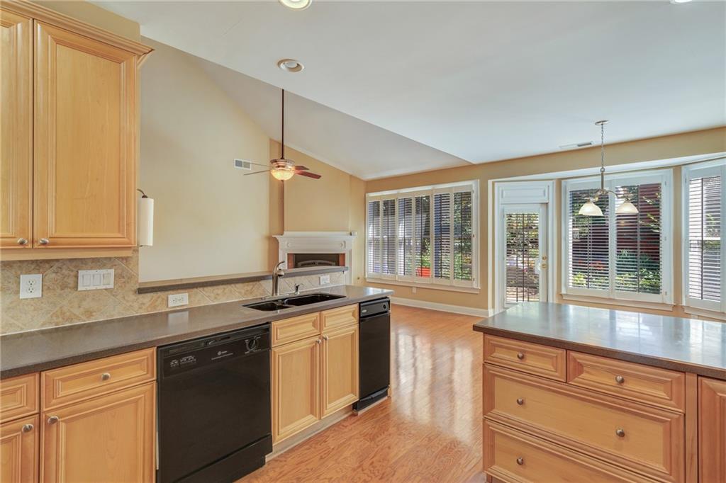 6360 Glen Oaks Lane, Atlanta, Georgia 30328, 4 Bedrooms Bedrooms, ,3 BathroomsBathrooms,Residential,Sold,6360 Glen Oaks Lane,7294914