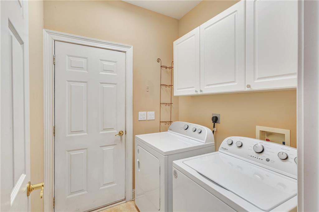 6360 Glen Oaks Lane, Atlanta, Georgia 30328, 4 Bedrooms Bedrooms, ,3 BathroomsBathrooms,Residential,Sold,6360 Glen Oaks Lane,7294914