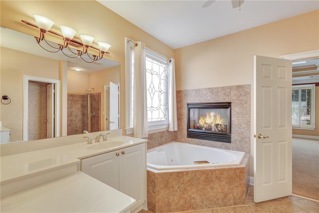 6360 Glen Oaks Lane, Atlanta, Georgia 30328, 4 Bedrooms Bedrooms, ,3 BathroomsBathrooms,Residential,Sold,6360 Glen Oaks Lane,7294914