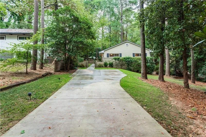 2449 Wawona Drive Ne, Brookhaven, Georgia 30319, 4 Bedrooms Bedrooms, ,3 BathroomsBathrooms,Residential,Sold,2449 Wawona Drive Ne,6120338