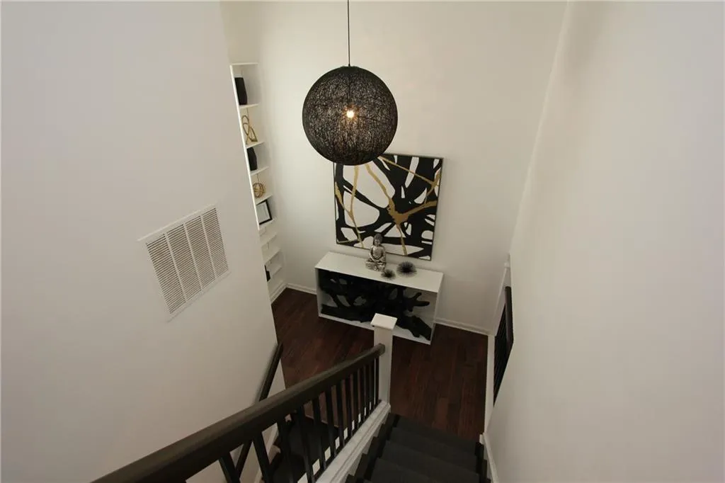 702 Brandywine Circle, Sandy Springs, Georgia 30350, 3 Bedrooms Bedrooms, ,2 BathroomsBathrooms,Residential,Sold,702 Brandywine Circle,6064400