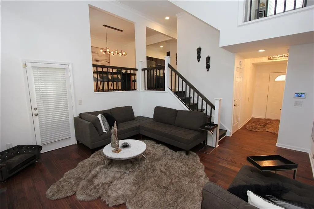 702 Brandywine Circle, Sandy Springs, Georgia 30350, 3 Bedrooms Bedrooms, ,2 BathroomsBathrooms,Residential,Sold,702 Brandywine Circle,6064400