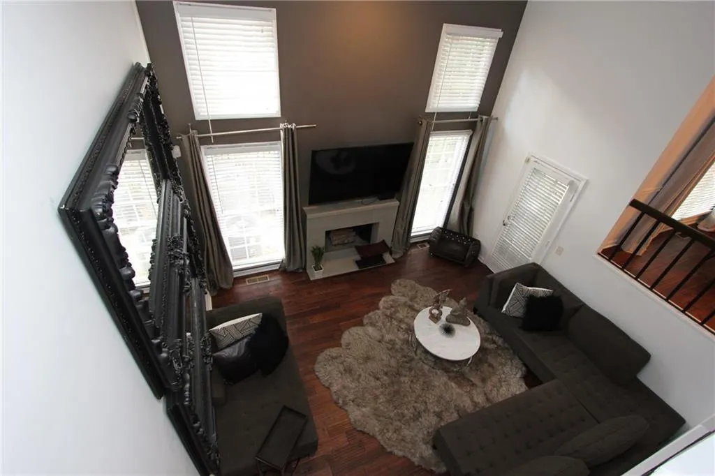 702 Brandywine Circle, Sandy Springs, Georgia 30350, 3 Bedrooms Bedrooms, ,2 BathroomsBathrooms,Residential,Sold,702 Brandywine Circle,6064400