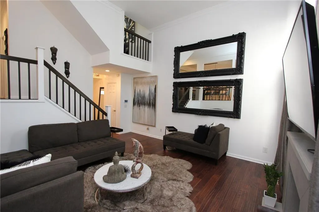 702 Brandywine Circle, Sandy Springs, Georgia 30350, 3 Bedrooms Bedrooms, ,2 BathroomsBathrooms,Residential,Sold,702 Brandywine Circle,6064400
