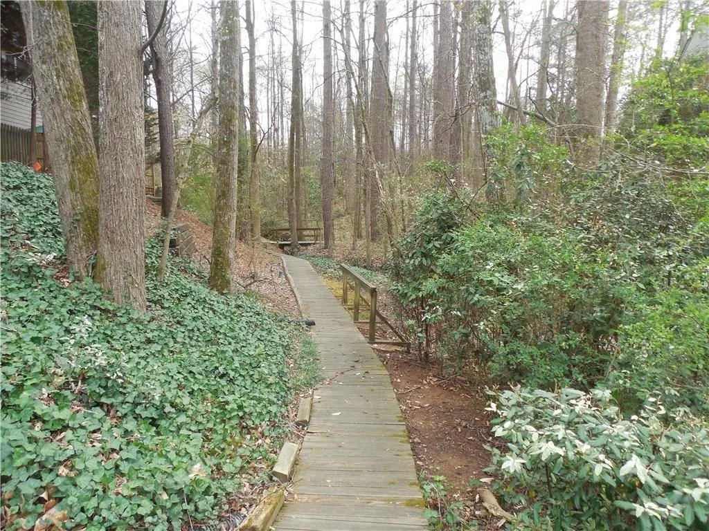 702 Brandywine Circle, Sandy Springs, Georgia 30350, 3 Bedrooms Bedrooms, ,2 BathroomsBathrooms,Residential,Sold,702 Brandywine Circle,6064400