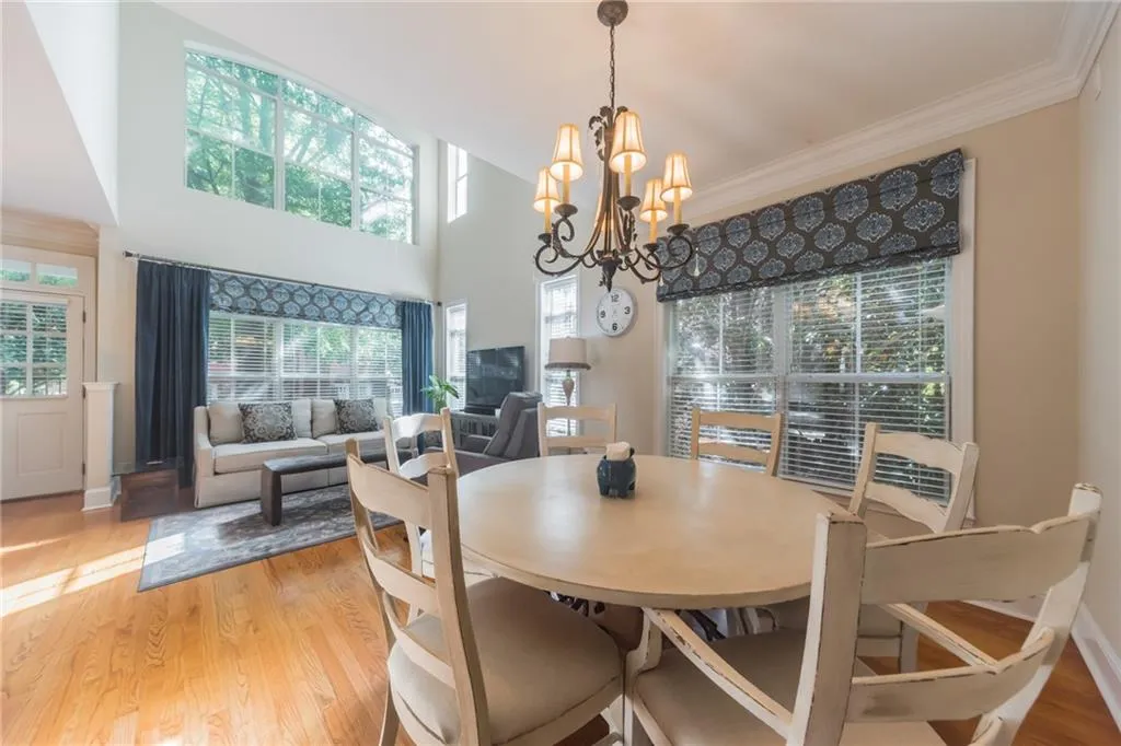 1123 Glenridge Place, Atlanta, Georgia 30342, 2 Bedrooms Bedrooms, ,2 BathroomsBathrooms,Residential,Sold,1123 Glenridge Place,6611489