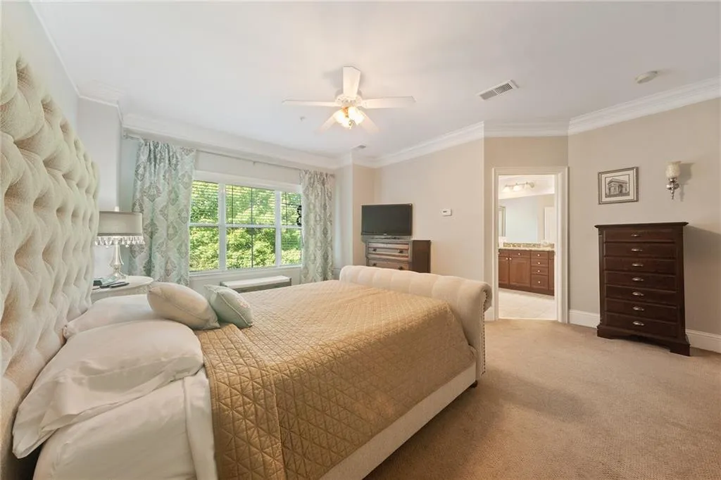1123 Glenridge Place, Atlanta, Georgia 30342, 2 Bedrooms Bedrooms, ,2 BathroomsBathrooms,Residential,Sold,1123 Glenridge Place,6611489