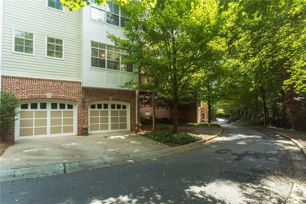 1123 Glenridge Place, Atlanta, Georgia 30342, 2 Bedrooms Bedrooms, ,2 BathroomsBathrooms,Residential,Sold,1123 Glenridge Place,6611489