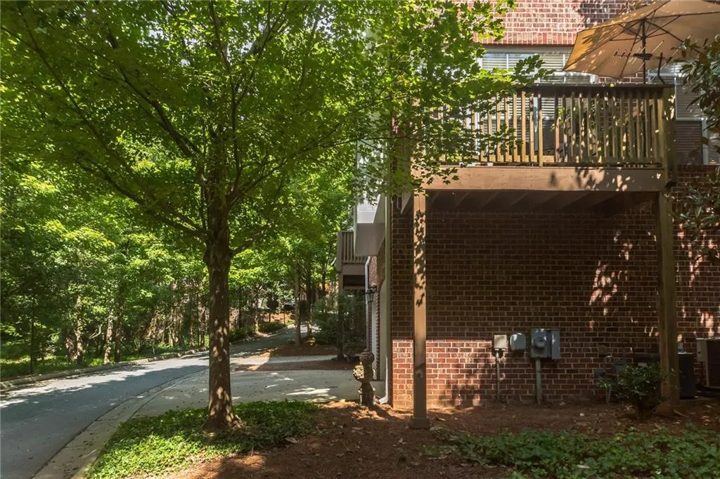 1123 Glenridge Place, Atlanta, Georgia 30342, 2 Bedrooms Bedrooms, ,2 BathroomsBathrooms,Residential,Sold,1123 Glenridge Place,6611489