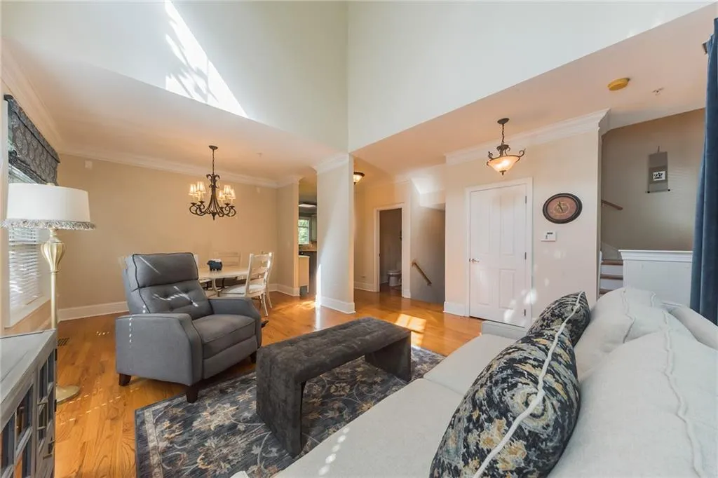 1123 Glenridge Place, Atlanta, Georgia 30342, 2 Bedrooms Bedrooms, ,2 BathroomsBathrooms,Residential,Sold,1123 Glenridge Place,6611489