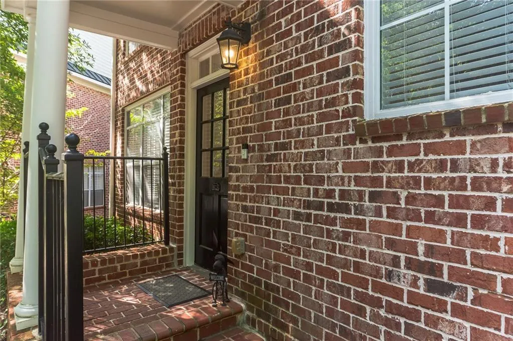 1123 Glenridge Place, Atlanta, Georgia 30342, 2 Bedrooms Bedrooms, ,2 BathroomsBathrooms,Residential,Sold,1123 Glenridge Place,6611489