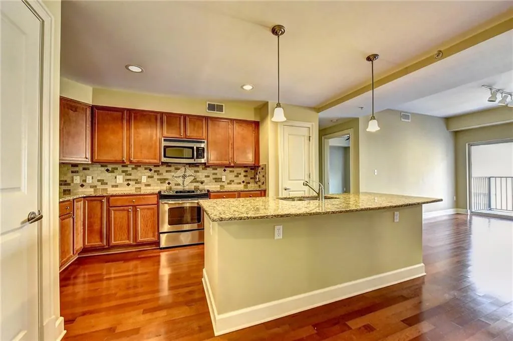200 River Vista Drive Unit 533, Atlanta, Georgia 30339, 2 Bedrooms Bedrooms, ,2 BathroomsBathrooms,Residential,Sold,200 River Vista Drive Unit 533,6503656