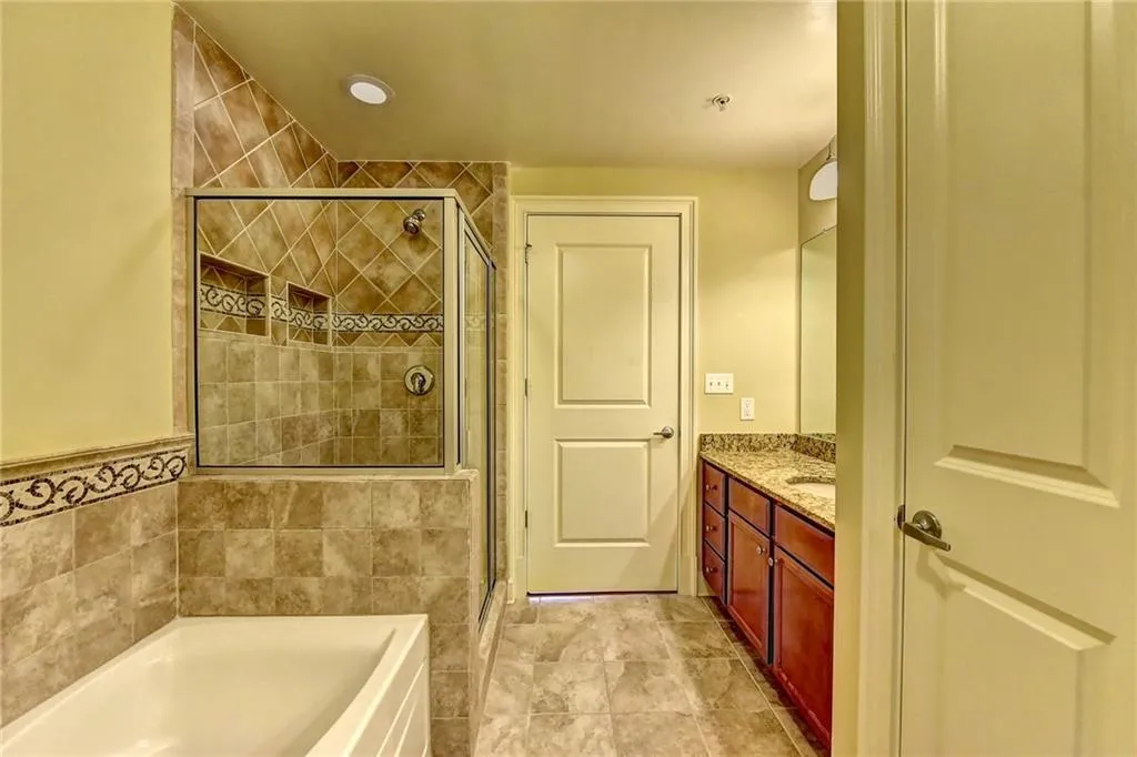 200 River Vista Drive Unit 533, Atlanta, Georgia 30339, 2 Bedrooms Bedrooms, ,2 BathroomsBathrooms,Residential,Sold,200 River Vista Drive Unit 533,6503656