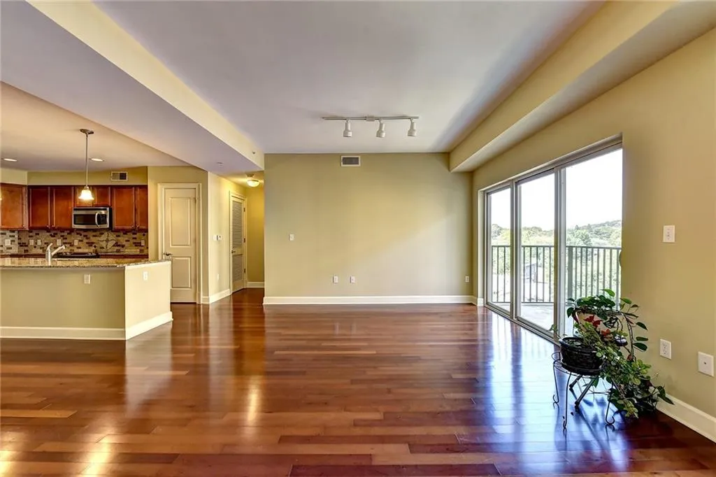 200 River Vista Drive Unit 533, Atlanta, Georgia 30339, 2 Bedrooms Bedrooms, ,2 BathroomsBathrooms,Residential,Sold,200 River Vista Drive Unit 533,6503656