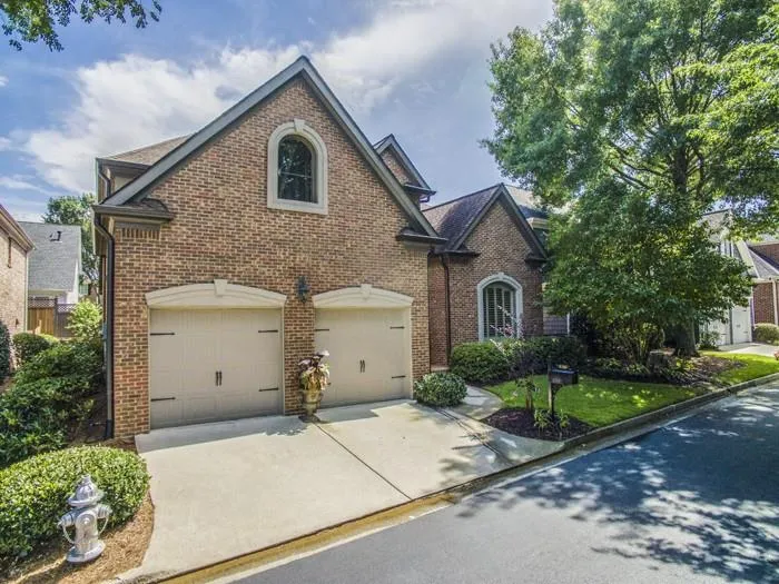 6335 Glen Oaks Lane, Sandy Springs, Georgia 30328, 4 Bedrooms Bedrooms, ,3 BathroomsBathrooms,Residential,Sold,6335 Glen Oaks Lane,6768195