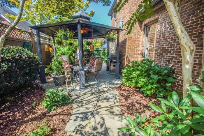 6335 Glen Oaks Lane, Sandy Springs, Georgia 30328, 4 Bedrooms Bedrooms, ,3 BathroomsBathrooms,Residential,Sold,6335 Glen Oaks Lane,6768195