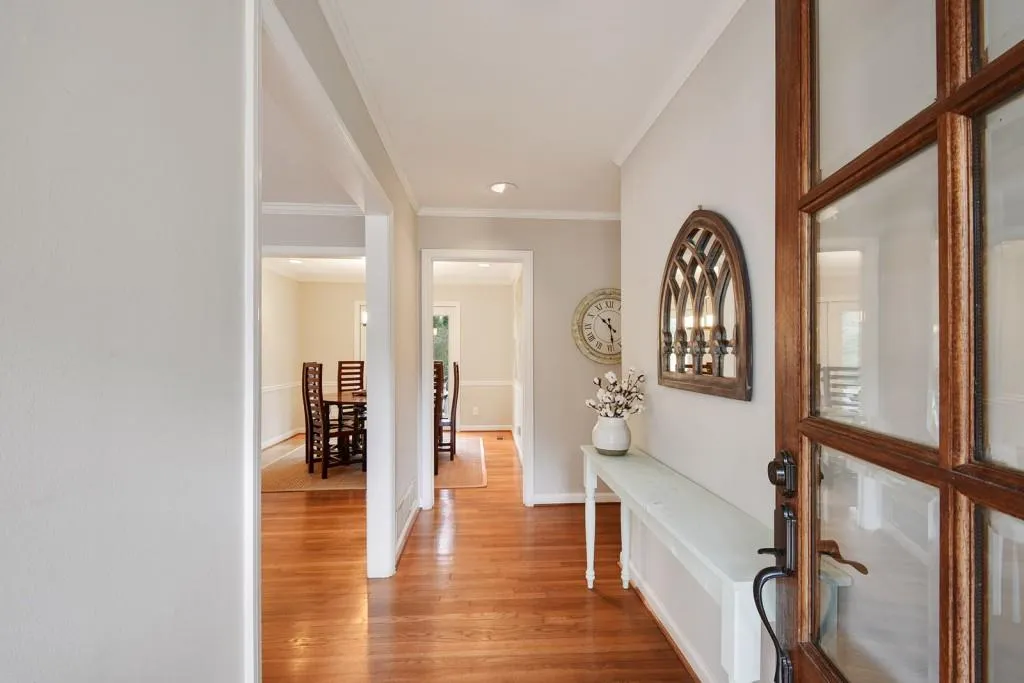 565 Windsor Parkway, Atlanta, Georgia 30342, 3 Bedrooms Bedrooms, ,2 BathroomsBathrooms,Residential,Sold,565 Windsor Parkway,5966361