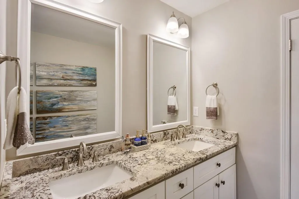 565 Windsor Parkway, Atlanta, Georgia 30342, 3 Bedrooms Bedrooms, ,2 BathroomsBathrooms,Residential,Sold,565 Windsor Parkway,5966361