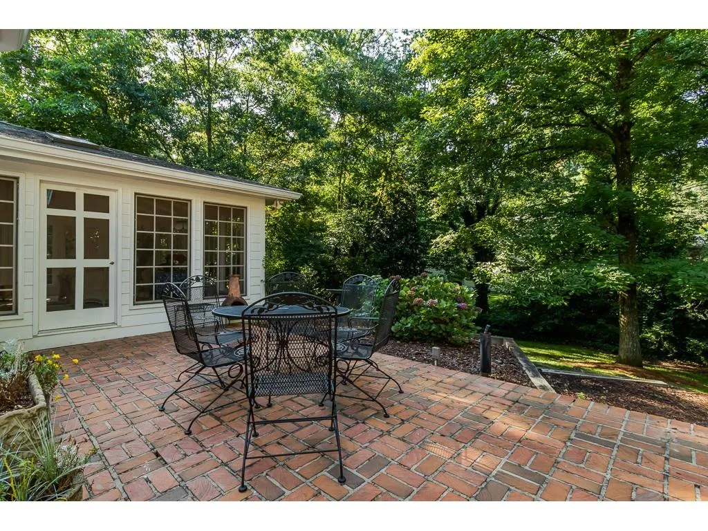 355 Black Water Cove Nw, Atlanta, Georgia 30328, 5 Bedrooms Bedrooms, ,3 BathroomsBathrooms,Residential,Sold,355 Black Water Cove Nw,6593954