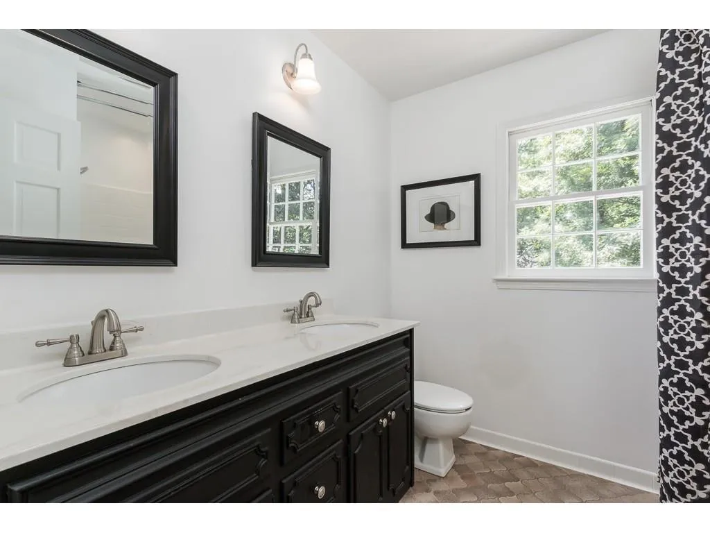 355 Black Water Cove Nw, Atlanta, Georgia 30328, 5 Bedrooms Bedrooms, ,3 BathroomsBathrooms,Residential,Sold,355 Black Water Cove Nw,6593954