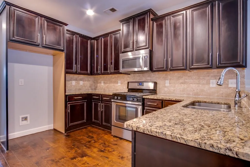 7430 Glisten Avenue, Sandy Springs, Georgia 30328, 3 Bedrooms Bedrooms, ,3 BathroomsBathrooms,Residential,Sold,7430 Glisten Avenue,6797482