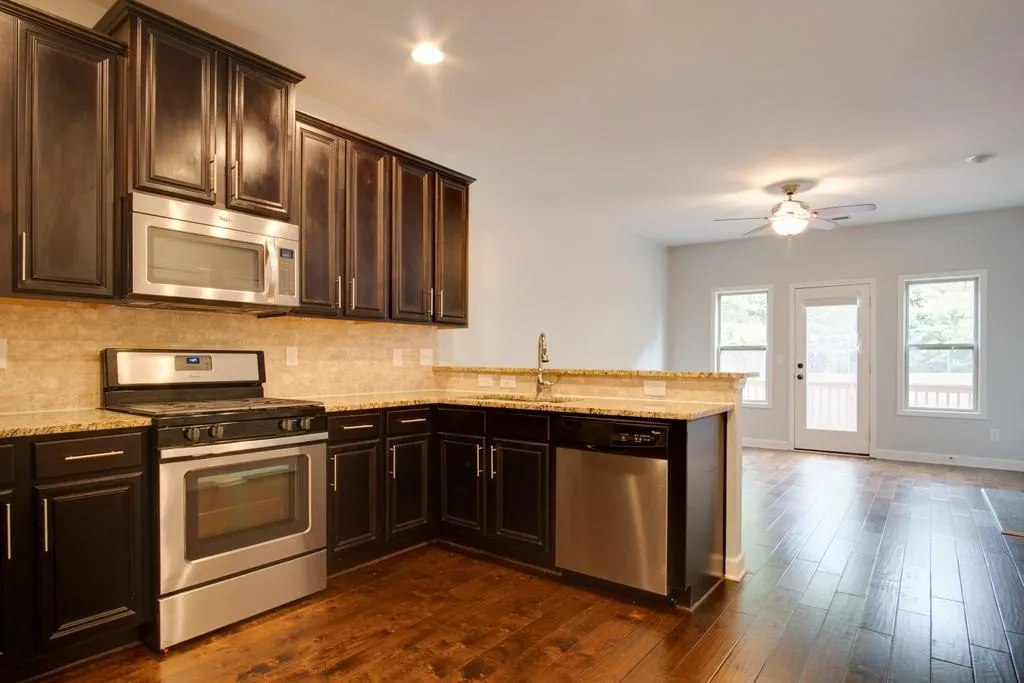 7430 Glisten Avenue, Sandy Springs, Georgia 30328, 3 Bedrooms Bedrooms, ,3 BathroomsBathrooms,Residential,Sold,7430 Glisten Avenue,6797482