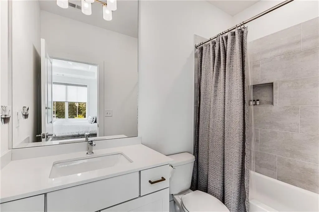 5851 Westin Road, Sandy Springs, Georgia 30328, 3 Bedrooms Bedrooms, ,3 BathroomsBathrooms,Residential,For Sale,5851 Westin Road,7610539
