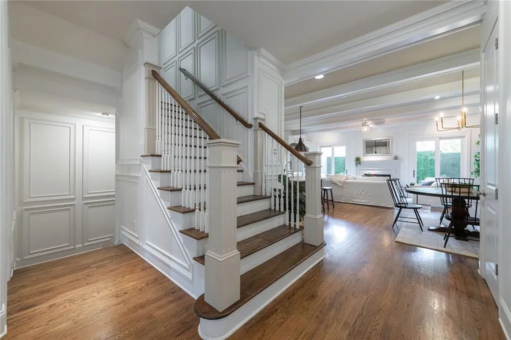 675 Lockton, Sandy Springs, Georgia 30342, 4 Bedrooms Bedrooms, ,4 BathroomsBathrooms,Residential,Sold,675 Lockton,7471869