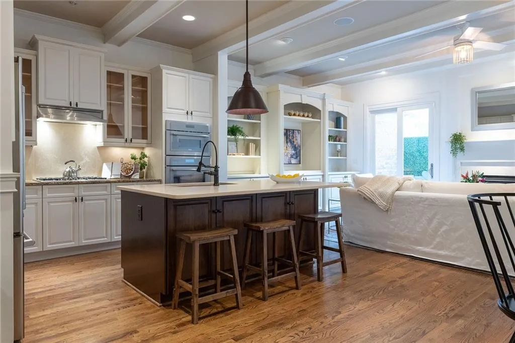 675 Lockton, Sandy Springs, Georgia 30342, 4 Bedrooms Bedrooms, ,4 BathroomsBathrooms,Residential,Sold,675 Lockton,7471869