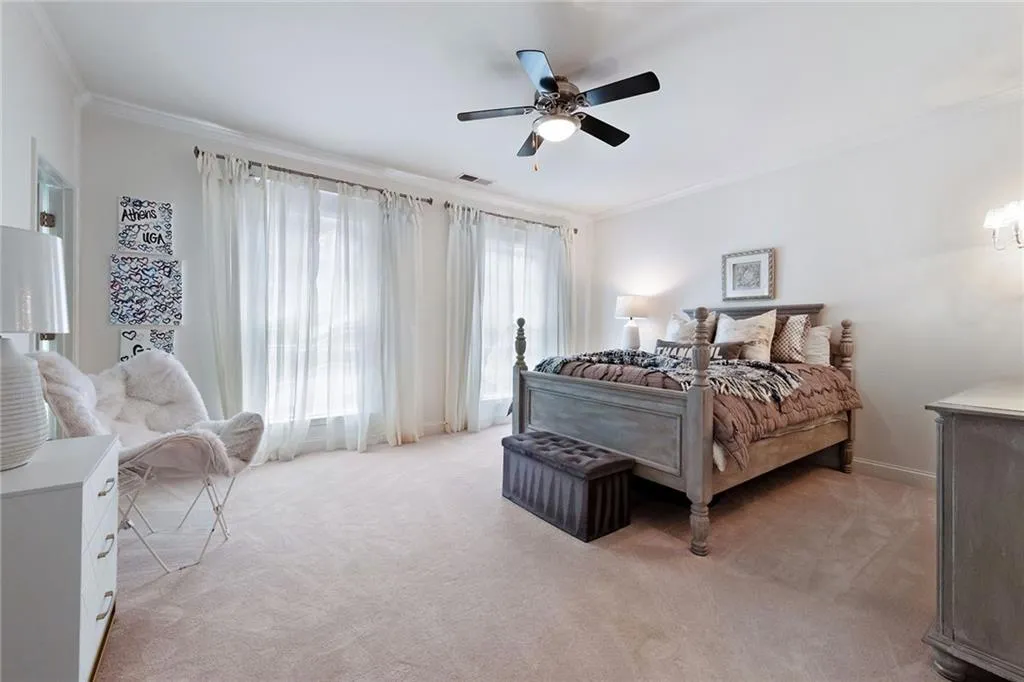 675 Lockton, Sandy Springs, Georgia 30342, 4 Bedrooms Bedrooms, ,4 BathroomsBathrooms,Residential,Sold,675 Lockton,7471869
