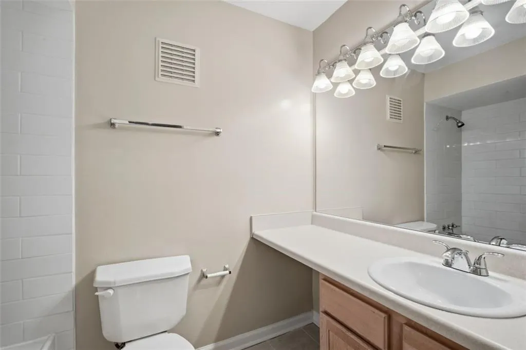 3440 Essex Avenue Unit 103, Atlanta, Georgia 30339, 2 Bedrooms Bedrooms, 0 ,2 BathroomsBathrooms,Residential,For Sale,3440 Essex Avenue Unit 103,7736268