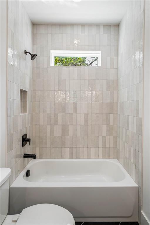 Secondary bathroom.