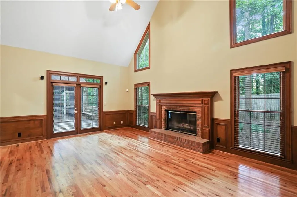 2065 Dunwoody Heritage Drive, Sandy Springs, Georgia 30350, 5 Bedrooms Bedrooms, ,3 BathroomsBathrooms,Residential,Sold,2065 Dunwoody Heritage Drive,6763777