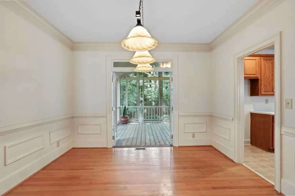 2065 Dunwoody Heritage Drive, Sandy Springs, Georgia 30350, 5 Bedrooms Bedrooms, ,3 BathroomsBathrooms,Residential,Sold,2065 Dunwoody Heritage Drive,6763777