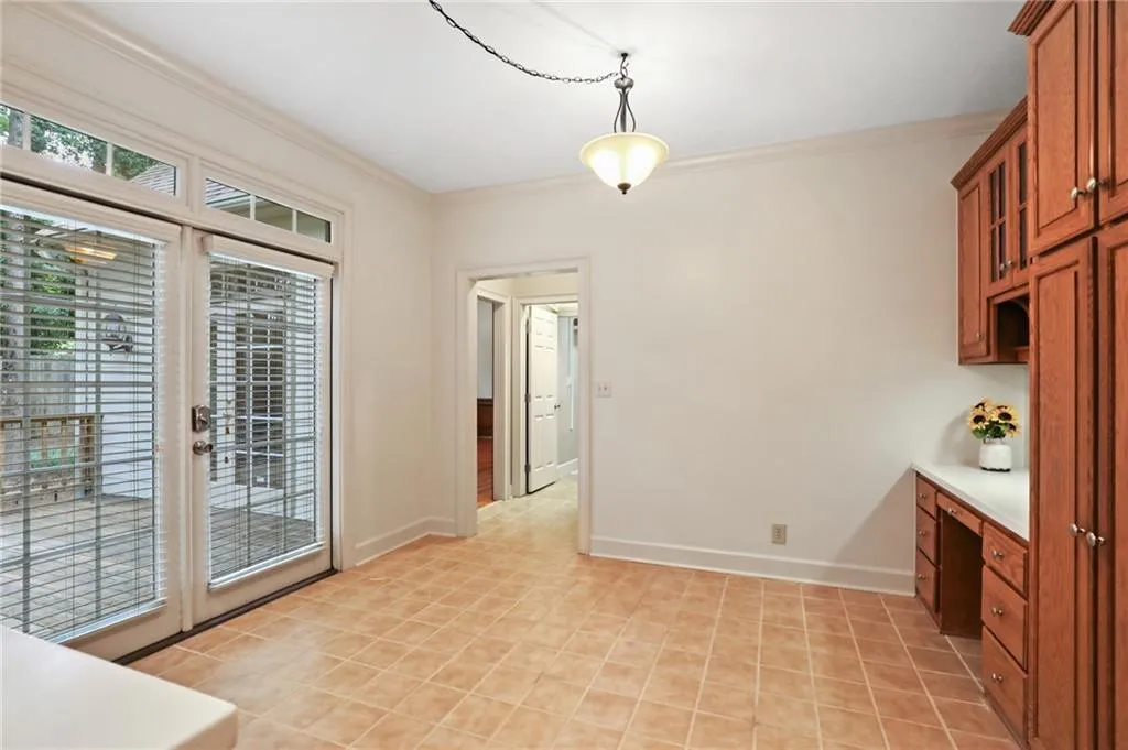 2065 Dunwoody Heritage Drive, Sandy Springs, Georgia 30350, 5 Bedrooms Bedrooms, ,3 BathroomsBathrooms,Residential,Sold,2065 Dunwoody Heritage Drive,6763777