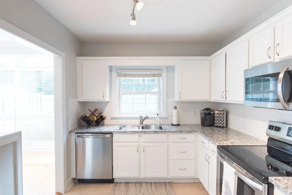 4 Mount Vernon Circle, Sandy Springs, Georgia 30338, 2 Bedrooms Bedrooms, ,2 BathroomsBathrooms,Residential,Sold,4 Mount Vernon Circle,6041476