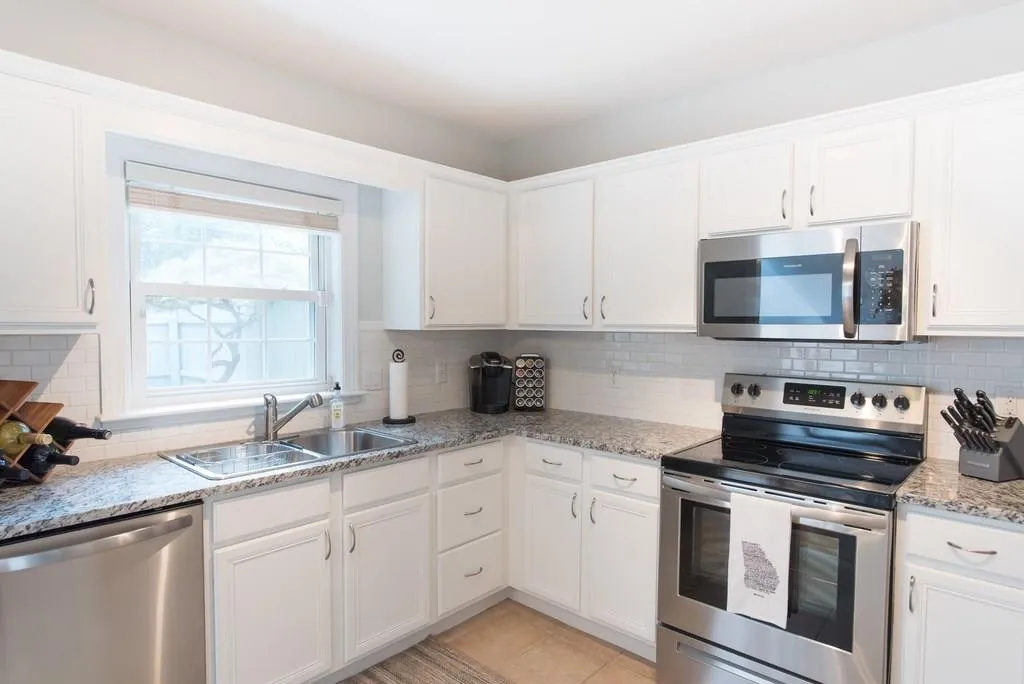 4 Mount Vernon Circle, Sandy Springs, Georgia 30338, 2 Bedrooms Bedrooms, ,2 BathroomsBathrooms,Residential,Sold,4 Mount Vernon Circle,6041476