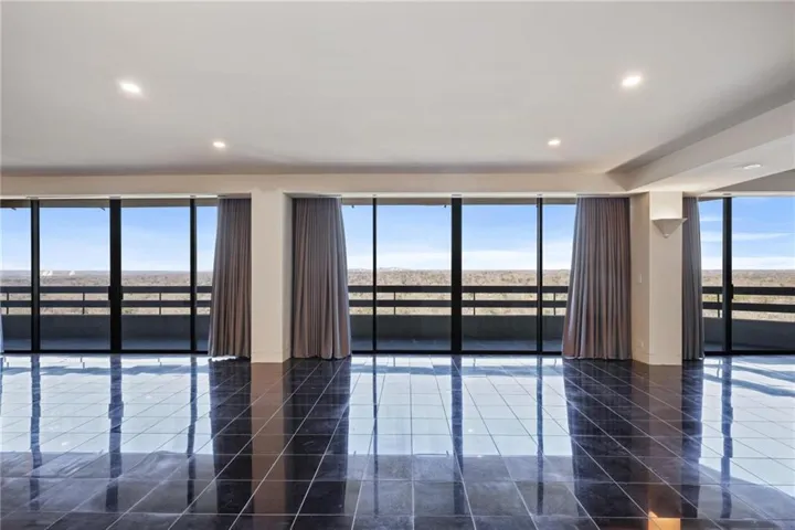 2660 Peachtree Road Nw Unit 26cd, Atlanta, Georgia 30305