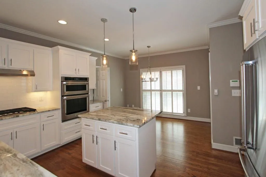 220 Embassy Court, Sandy Springs, Georgia 30328, 3 Bedrooms Bedrooms, ,2 BathroomsBathrooms,Residential,Sold,220 Embassy Court,5918041