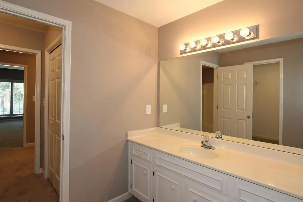 220 Embassy Court, Sandy Springs, Georgia 30328, 3 Bedrooms Bedrooms, ,2 BathroomsBathrooms,Residential,Sold,220 Embassy Court,5918041