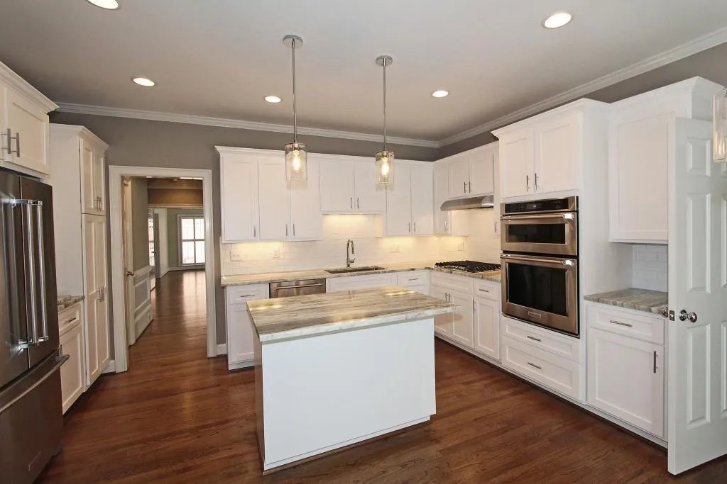220 Embassy Court, Sandy Springs, Georgia 30328, 3 Bedrooms Bedrooms, ,2 BathroomsBathrooms,Residential,Sold,220 Embassy Court,5918041