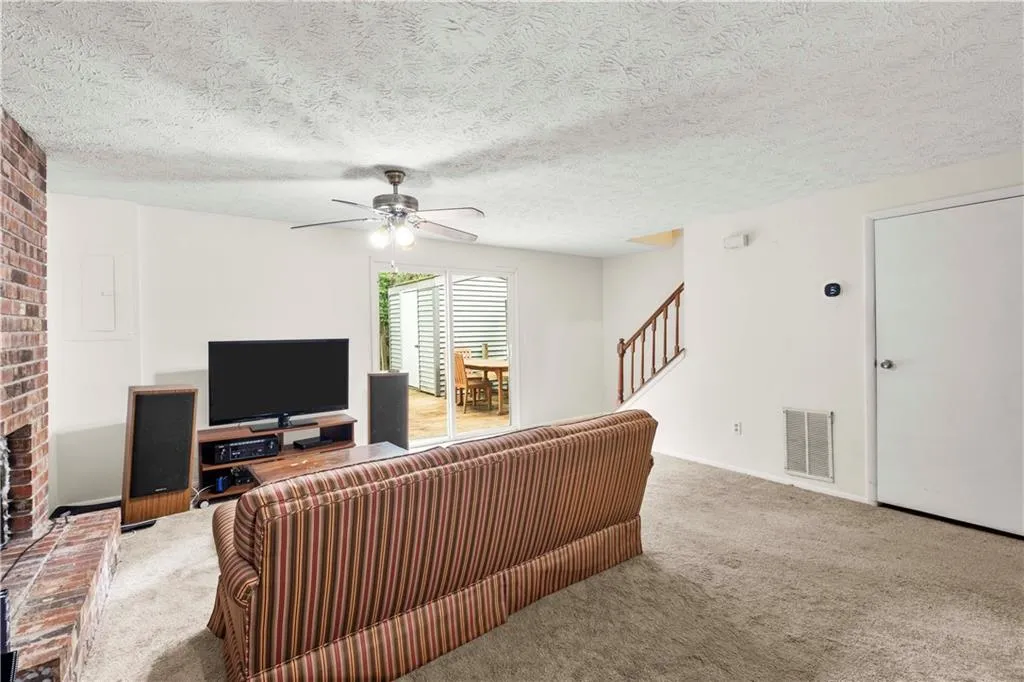8857 Applegate Lane, Sandy Springs, Georgia 30350, 2 Bedrooms Bedrooms, ,2 BathroomsBathrooms,Residential,Sold,8857 Applegate Lane,7038534