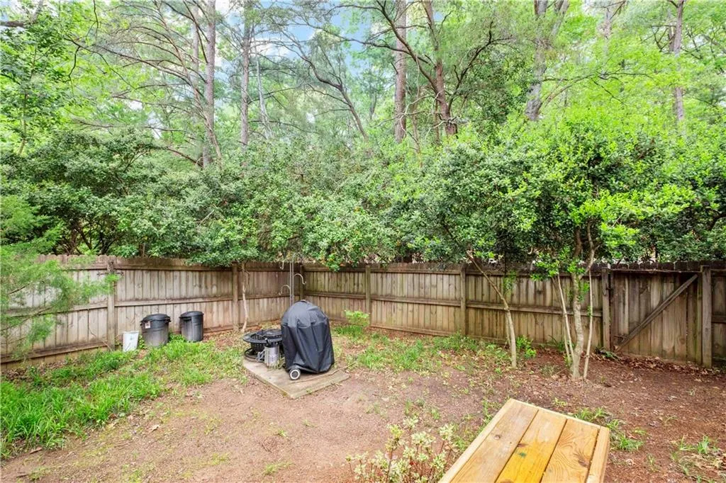 8857 Applegate Lane, Sandy Springs, Georgia 30350, 2 Bedrooms Bedrooms, ,2 BathroomsBathrooms,Residential,Sold,8857 Applegate Lane,7038534