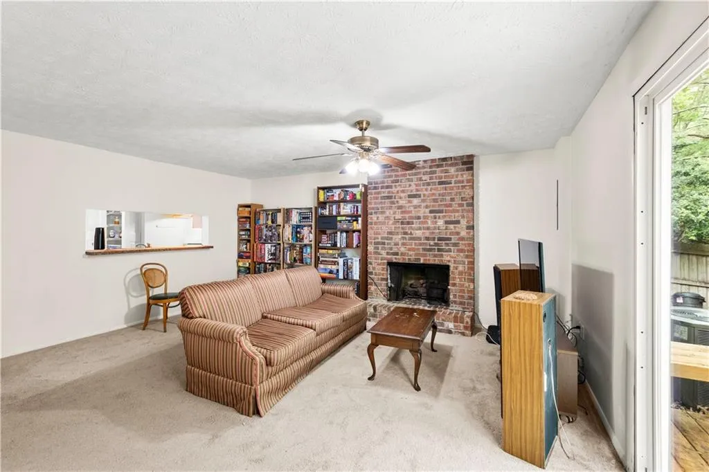 8857 Applegate Lane, Sandy Springs, Georgia 30350, 2 Bedrooms Bedrooms, ,2 BathroomsBathrooms,Residential,Sold,8857 Applegate Lane,7038534