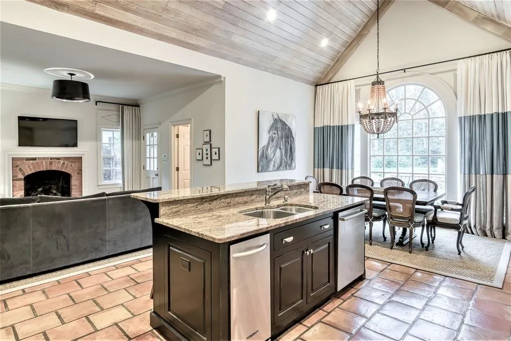 125 Old Stratton Chase Nw, Atlanta, Georgia 30328, 5 Bedrooms Bedrooms, ,5 BathroomsBathrooms,Residential,Sold,125 Old Stratton Chase Nw,6691629