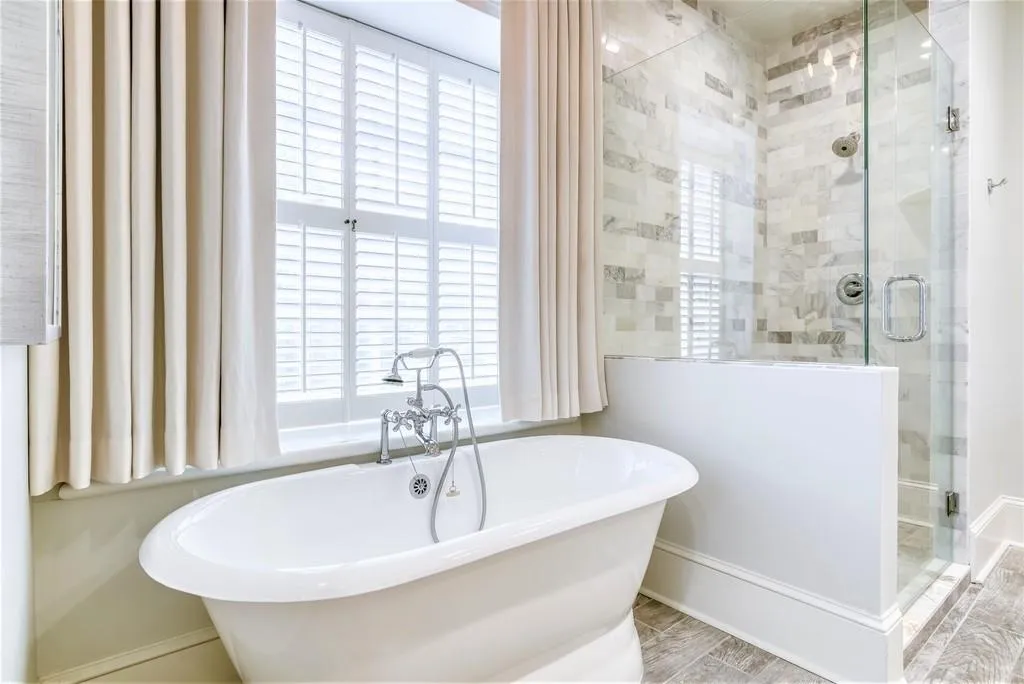 125 Old Stratton Chase Nw, Atlanta, Georgia 30328, 5 Bedrooms Bedrooms, ,5 BathroomsBathrooms,Residential,Sold,125 Old Stratton Chase Nw,6691629