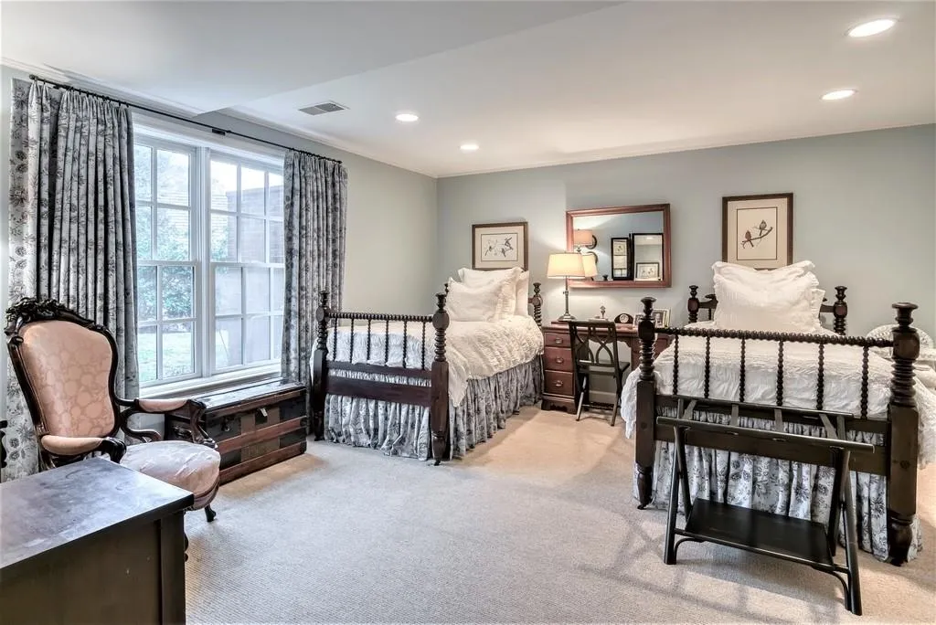 125 Old Stratton Chase Nw, Atlanta, Georgia 30328, 5 Bedrooms Bedrooms, ,5 BathroomsBathrooms,Residential,Sold,125 Old Stratton Chase Nw,6691629