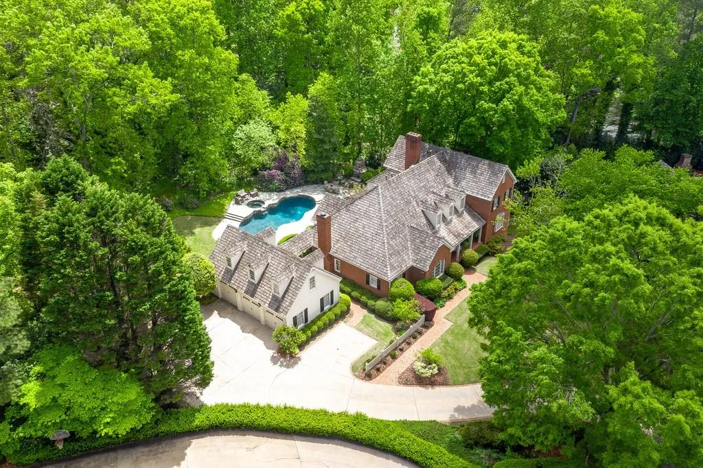 125 Old Stratton Chase Nw, Atlanta, Georgia 30328, 5 Bedrooms Bedrooms, ,5 BathroomsBathrooms,Residential,Sold,125 Old Stratton Chase Nw,6691629