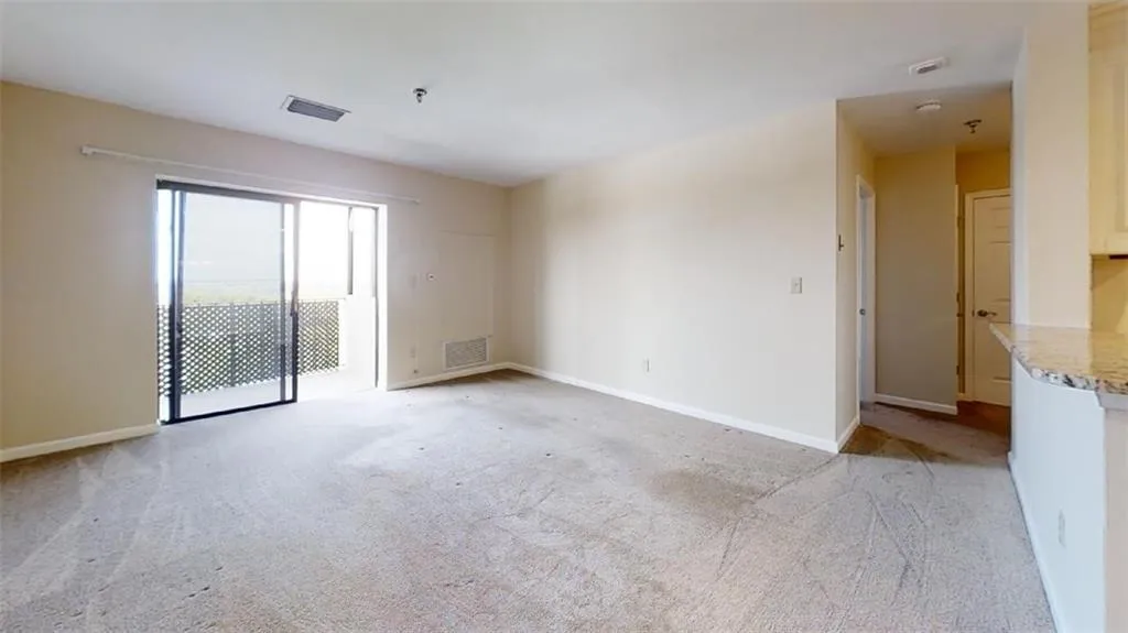 300 Johnson Ferry Road Ne Unit B1003, Sandy Springs, Georgia 30328, 1 Bedroom Bedrooms, ,1 BathroomBathrooms,Residential,Sold,300 Johnson Ferry Road Ne Unit B1003,7142643