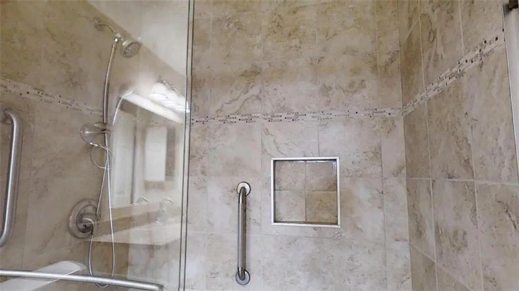 300 Johnson Ferry Road Ne Unit B1003, Sandy Springs, Georgia 30328, 1 Bedroom Bedrooms, ,1 BathroomBathrooms,Residential,Sold,300 Johnson Ferry Road Ne Unit B1003,7142643